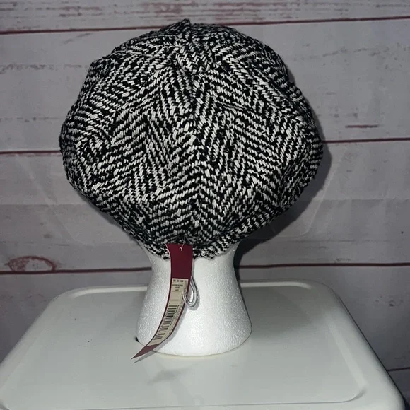 *SOLD on eBay MERONA 2000’s black and white newsboy cap new with tags - Picture 2 of 9